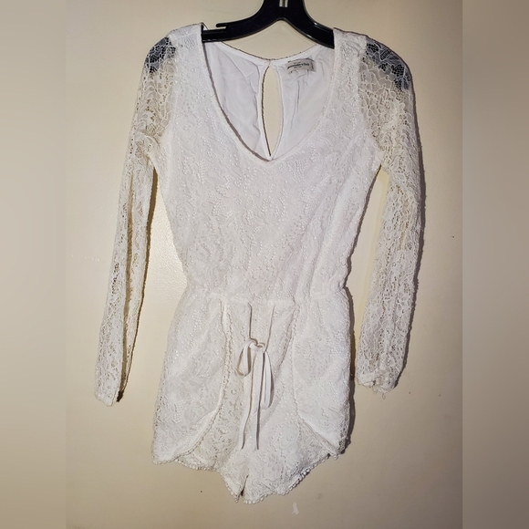 Abercrombie & Fitch Lace Shorts Romper Size S - Picture 2 of 4